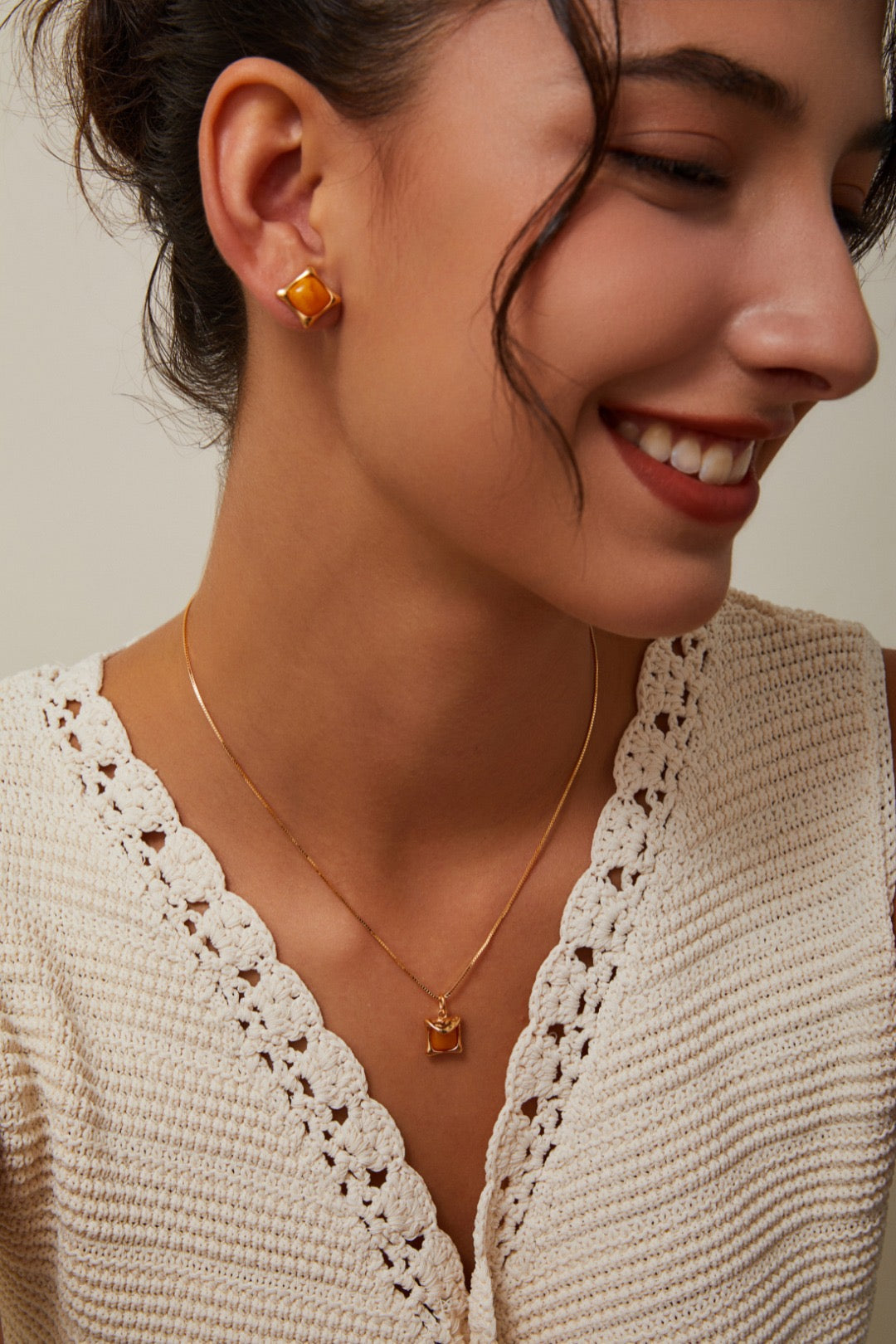 Golden Amber Earrings and Necklace Set