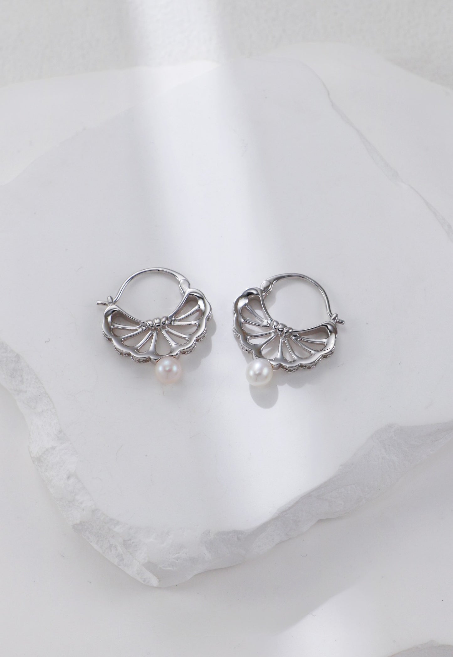 Fan-Shaped Pearl Pendant Earrings and Necklace Set