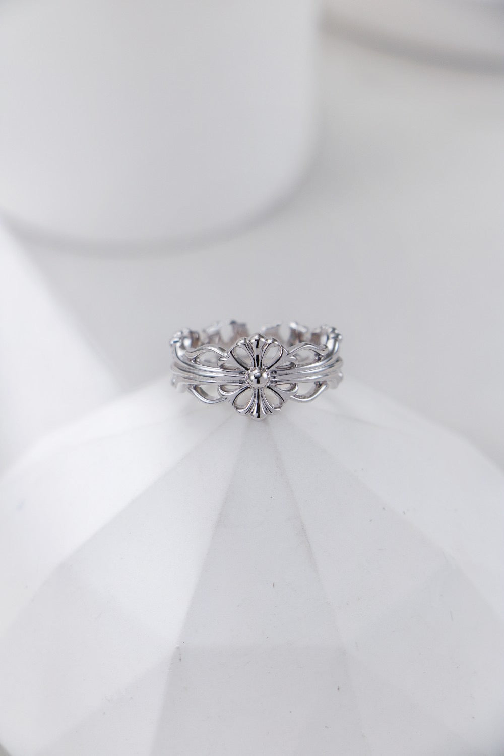 Line Art Flower Ring