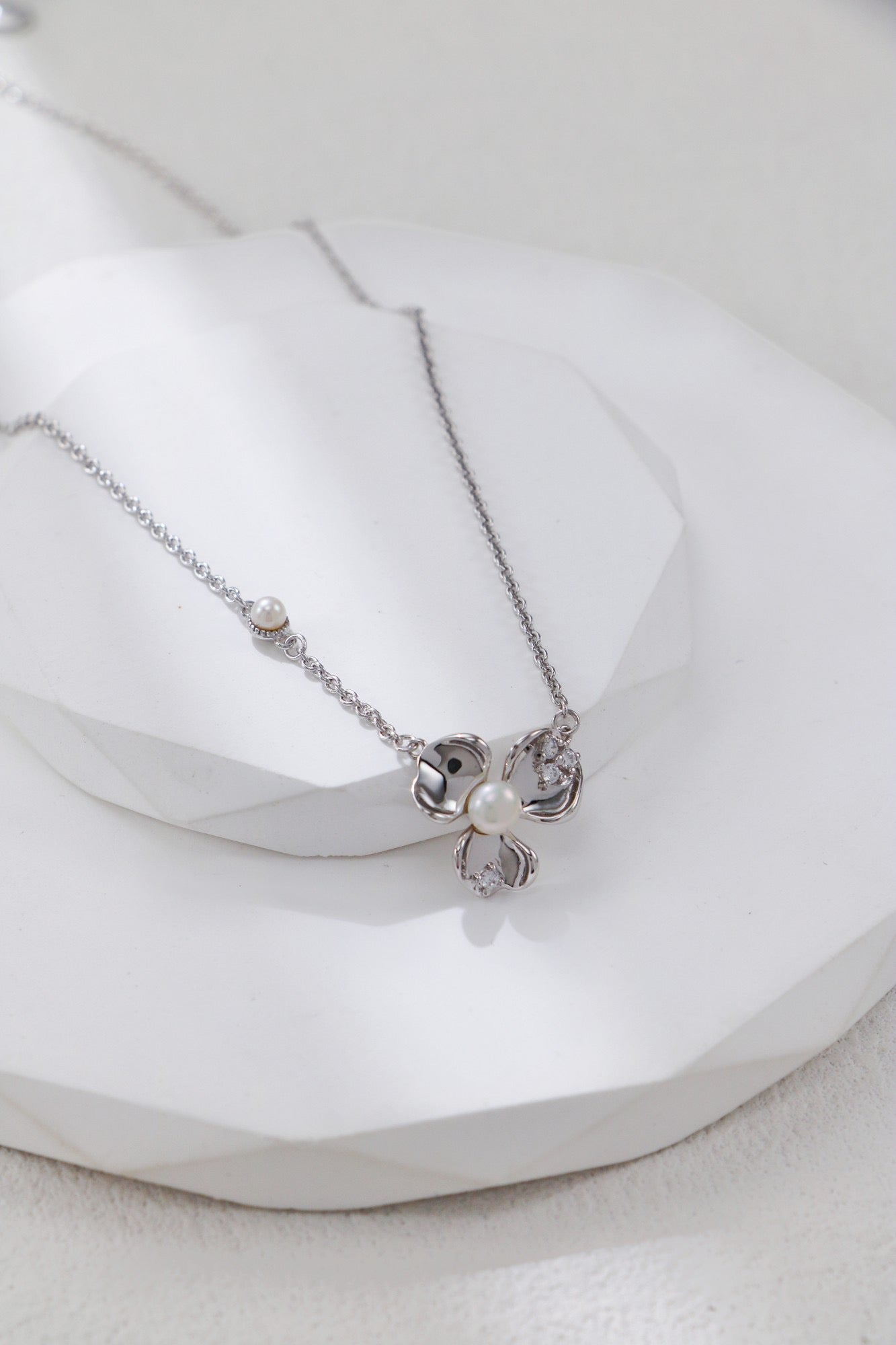 Floral Petal Zirconia Jewelry Set – Necklace, Earrings & Ring for Women, Elegant Gift, Dainty Flower Design, Bridesmaid Jewelry, Wedding Accessories