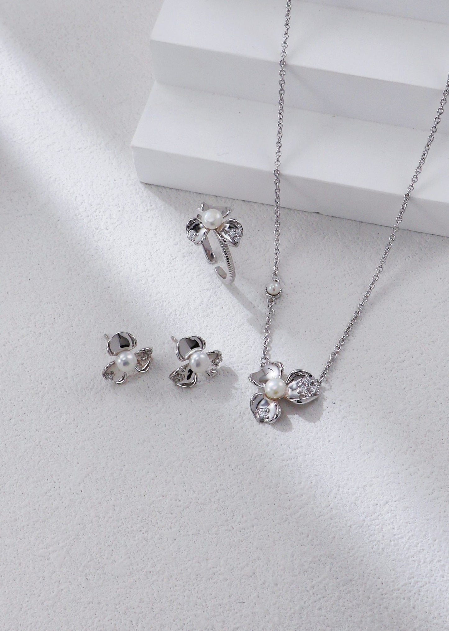 Floral Petal Zirconia Jewelry Set – Necklace, Earrings & Ring for Women, Elegant Gift, Dainty Flower Design, Bridesmaid Jewelry, Wedding Accessories