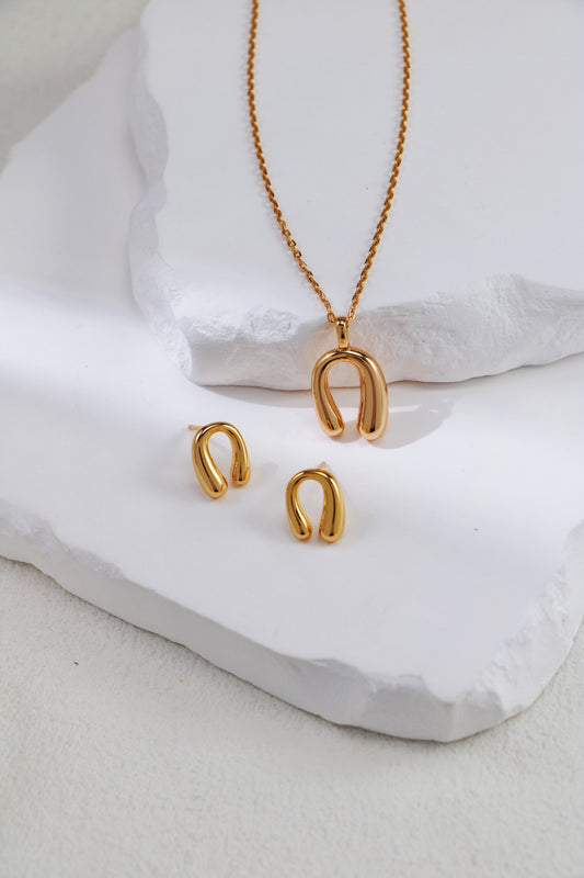 Lucky Horseshoe Jewelry Set – Handmade Gold Necklace and Matching Earrings for Women, Gift for Her, Minimalist Elegant Design